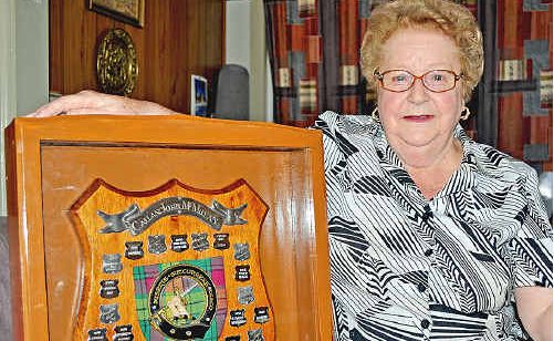 Mrs McMillan with the Callan McMillan Memorial Shield. Mrs McMillan with the Callan McMillan Memorial Shield.
